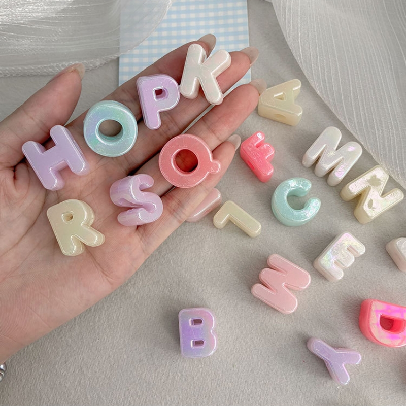 Jewelry Making Online - Cuentas de Letras Acrílicas Iridiscentes de